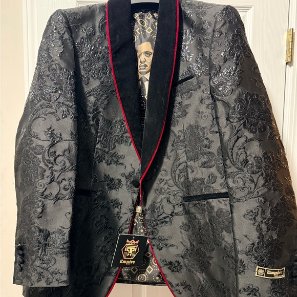 Fox Elegant Black Blazer with Red Accents